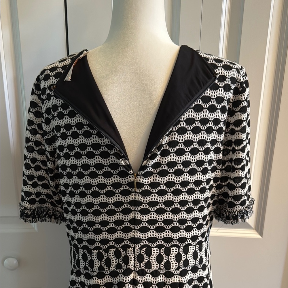 Tory Burch Black and White Geometric Midi Dress - Picture 4 of 4